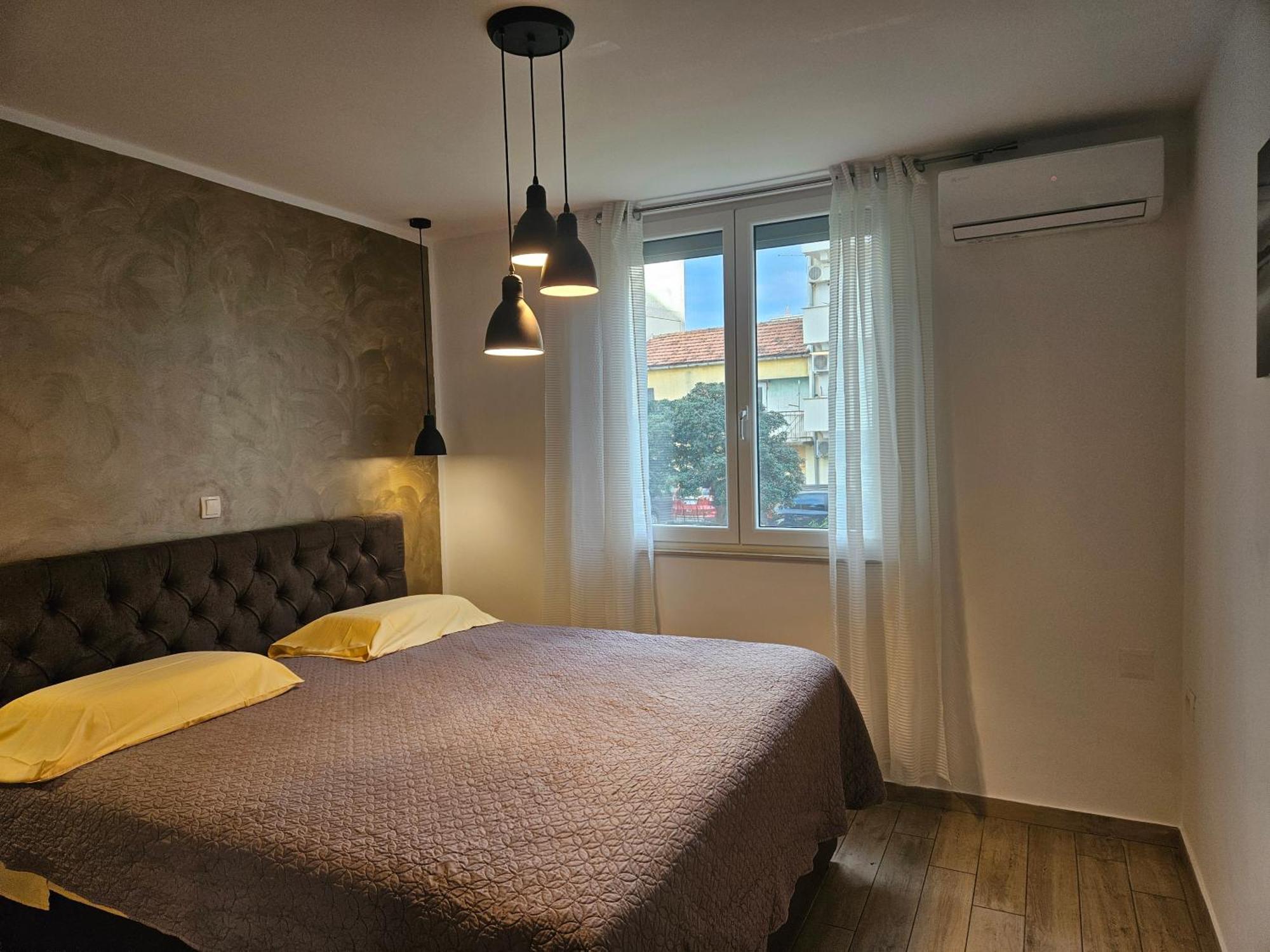 Deluxe Apartment Near The Bridge Zadar Exterior photo