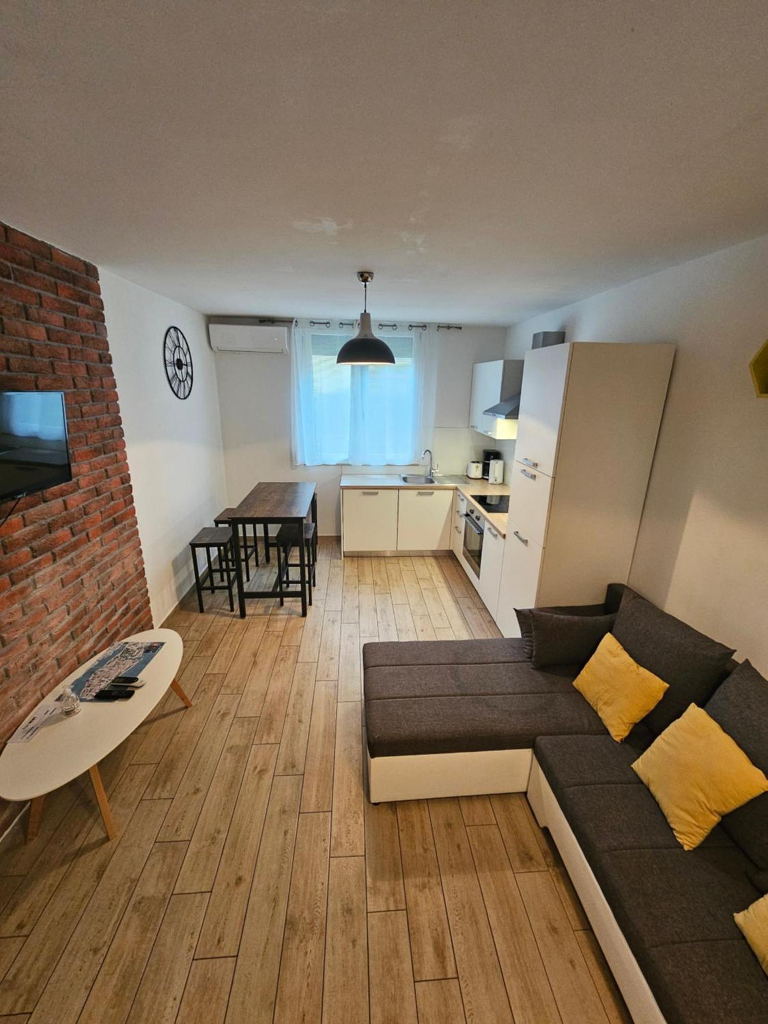 Deluxe Apartment Near The Bridge Zadar Room photo