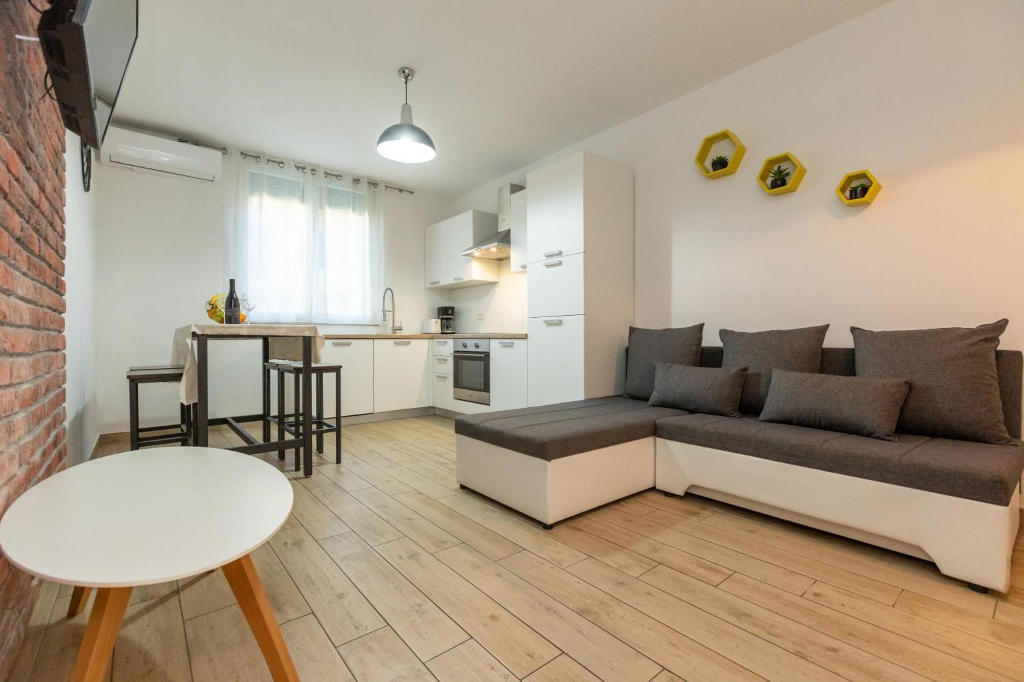 Deluxe Apartment Near The Bridge Zadar Exterior photo