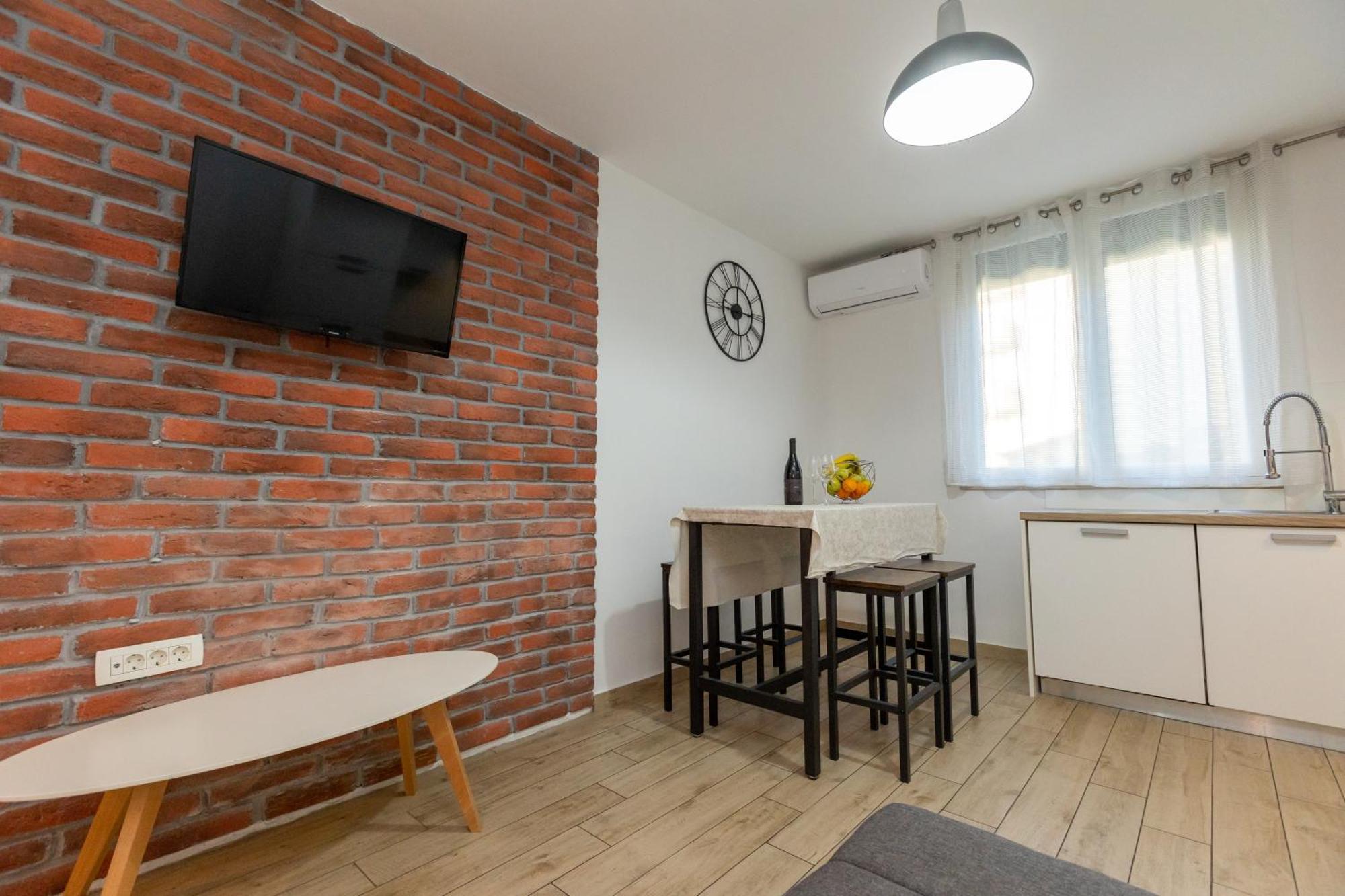 Deluxe Apartment Near The Bridge Zadar Exterior photo